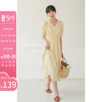 Fascia French style yellow crushed floral dress for womens summer new design with high waist and small and gentle temperament long dresses