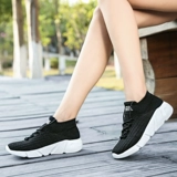 Танцующие белые спортивные туфли, обувь, мягкая подошва