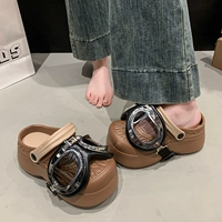 Коричневый