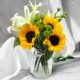 3 подсолнуха+5 случайных лилий+3 зеленые ромашки
