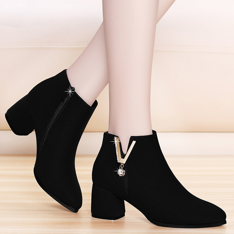 2019秋冬季新款中跟翻毛皮小短靴裸靴磨砂粗跟瘦瘦高跟秋款女靴子