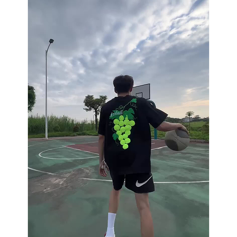 American Retro Grape Tennis Towel Embroidered Short-Sleeve T-Shirt for Men and Women, New Summer Style, Heavyweight Half-Sleeve Top for Couples
