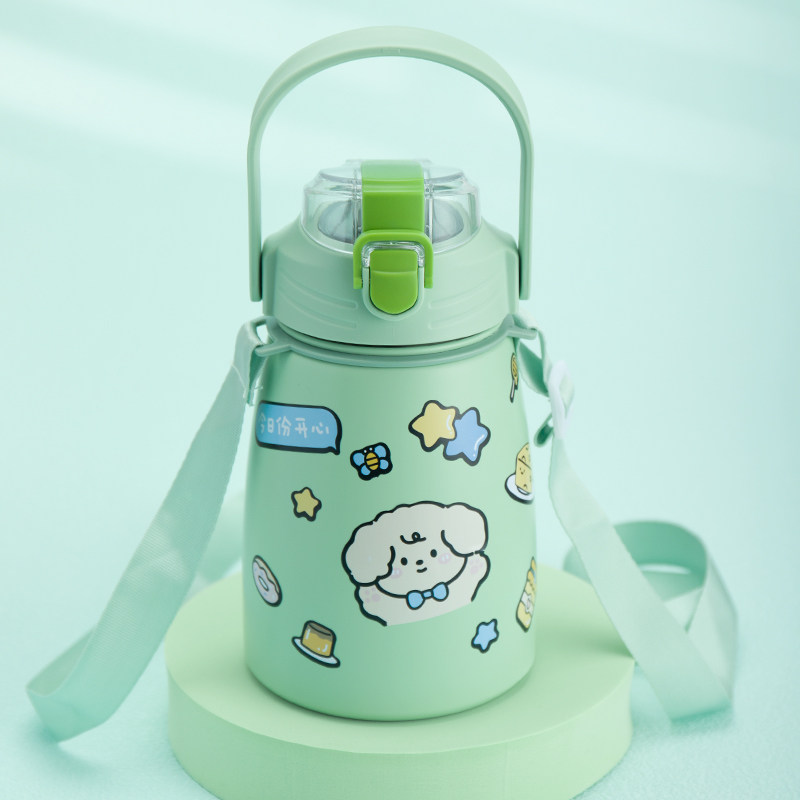 The new water cup 2022 new cup of red male students and girls to school special large capacity straw cup