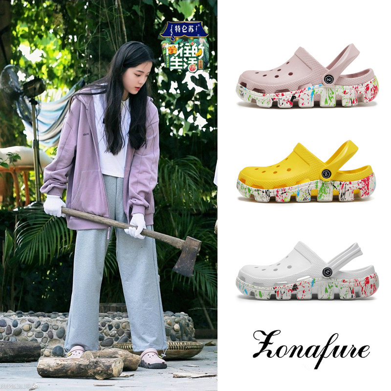 2022 New hole shoes female summer soft slip thick slippers outside wearing home cartoon beach shoes are cute in tide