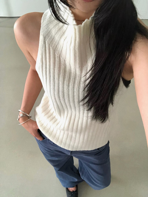 Table Korean 2026 New High-Neck Knitted Vest for Women, Slim Fit, Flattering, Inner Layering Top