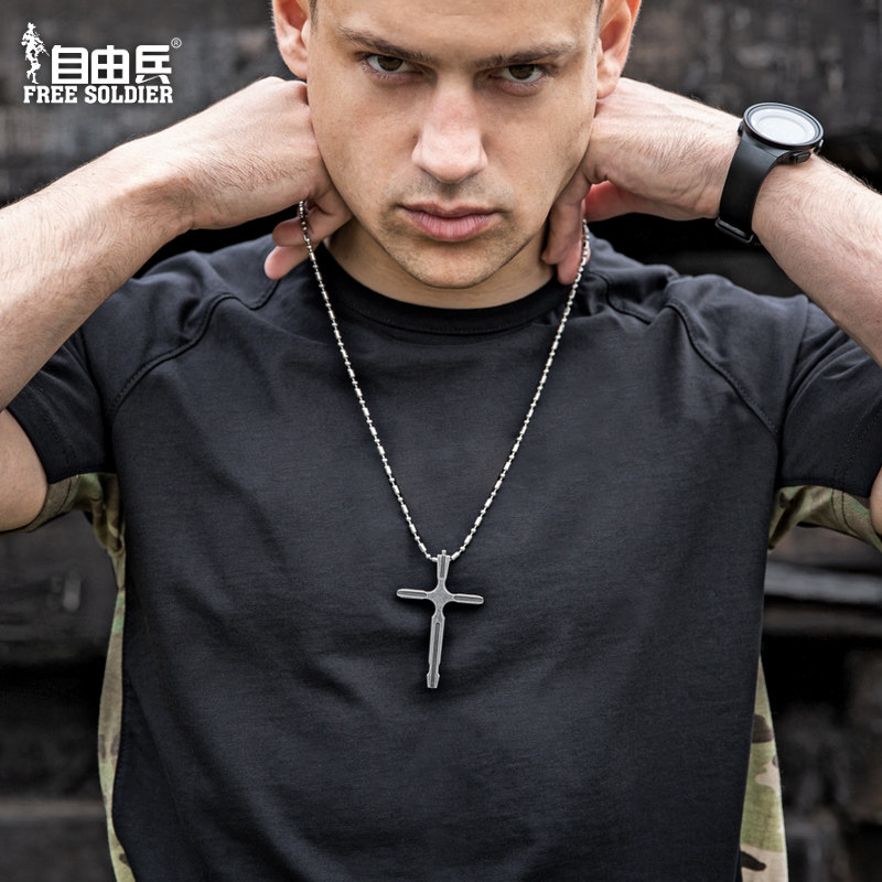 Free soldier men and women titanium pendant cross necklace multifunctional tactical self-defense portable EDC window breaking tool