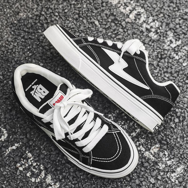 Authentic Revenge X Sengt Los Angeles Lightning Collaboration American Skateboarding Shoes Classic Black and White Unisex Shoes Authentic Revenge X Sengt Los Angeles Lightning Collaboration American Skateboarding Shoes Classic Black and White Unisex Shoes
