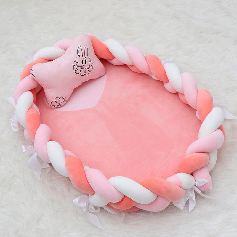 European-style newborn in the muggle portable baby anti-pressure artifact on the baby anti-spit milk folding air conditioner