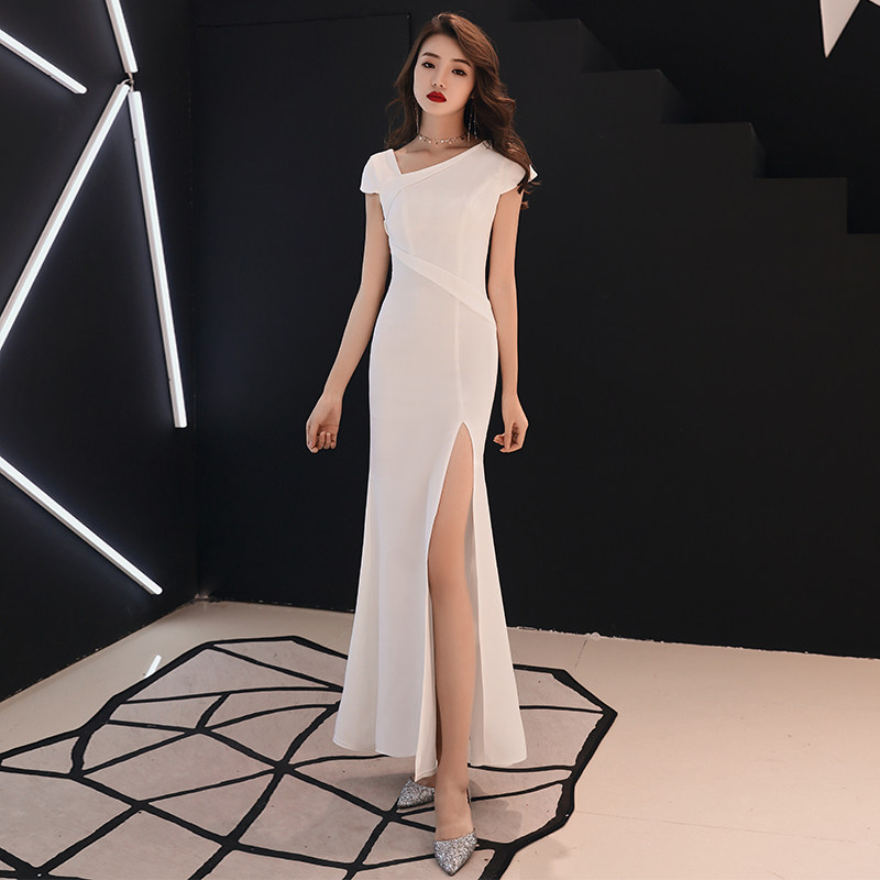 White evening dress skirt female 2022 new banquet noble temperament elegant gas field queen host sexy long version