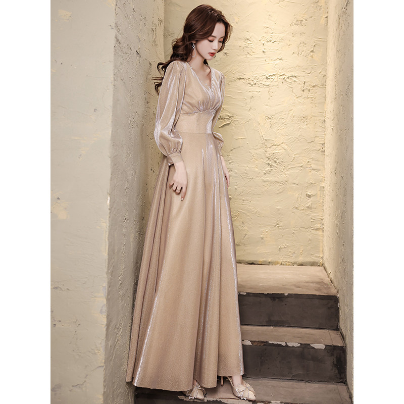 Evening dress women's 2022 new banquet temperament long version dress V-neck light luxury niche high-end can be worn in winter