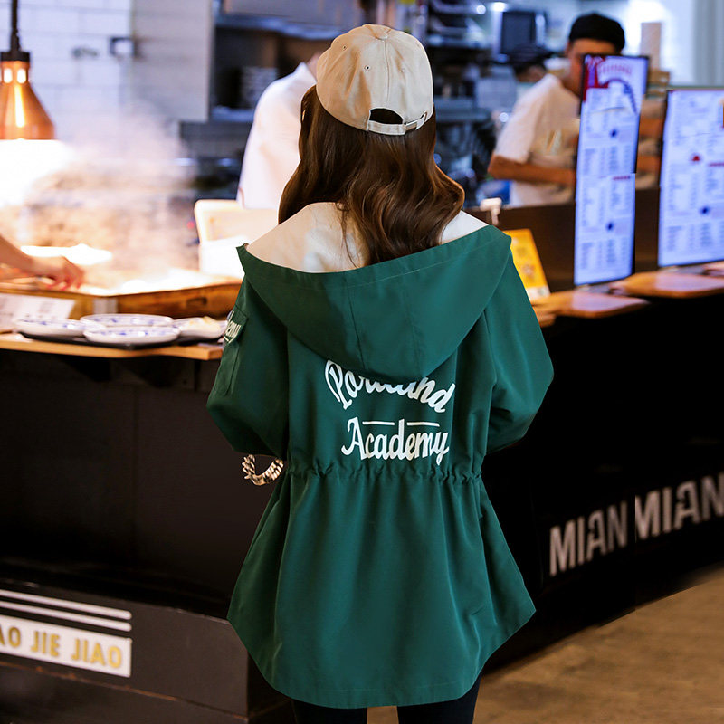 Spring and autumn wind clothes women with short section relaxed 2022 Spring new women's clothes overalls jacket female small subshort version windsurgboard