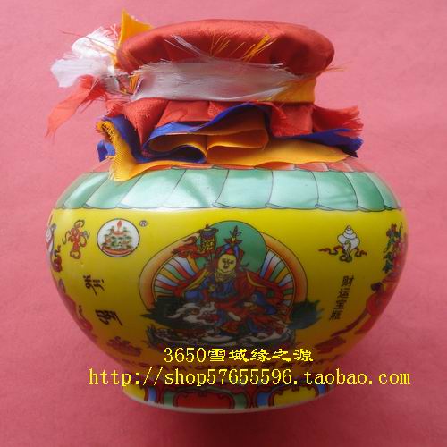 Lotus Master personally built the first monastery in Tibet, the Red Nyingma Sect Ancestral Ting Samye Monastery, the Treasure Vase of Fortune and Fortune