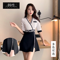 Шесть лет -магазин магазин четырех цветовых униформных техников для ванны для ног.