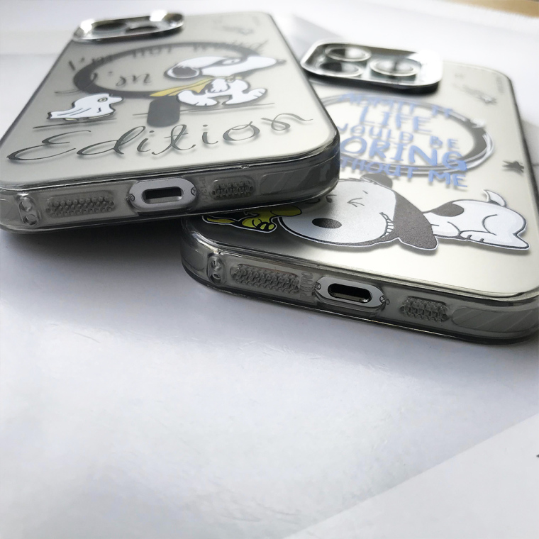 Snoopy Dog New Girls Cartoon MagSafe 15, 14, 13, 12 iPhone Case