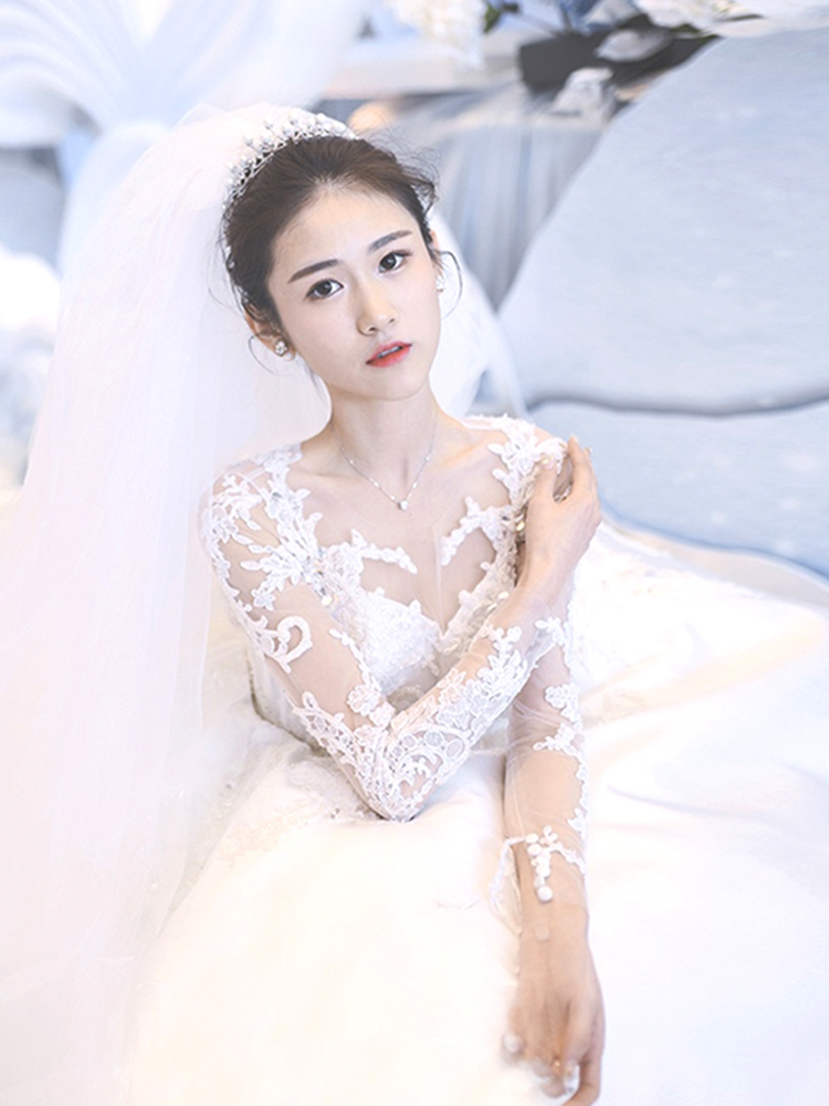 Forest light wedding dress 2021 new temperament bride super fairy dream luxury simple and generous shake sound small man