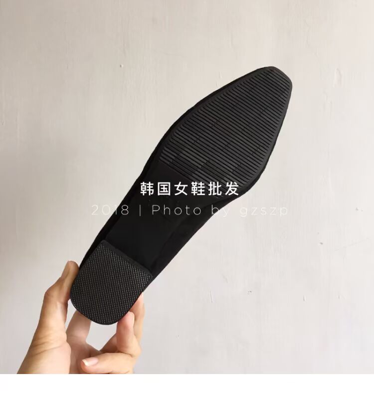 Phiên bản Hàn Quốc của miệng nông retro mũi nhọn đơn giản và nhẹ nhàng với thiết kế đế dày giày puma nữ chính hãng
