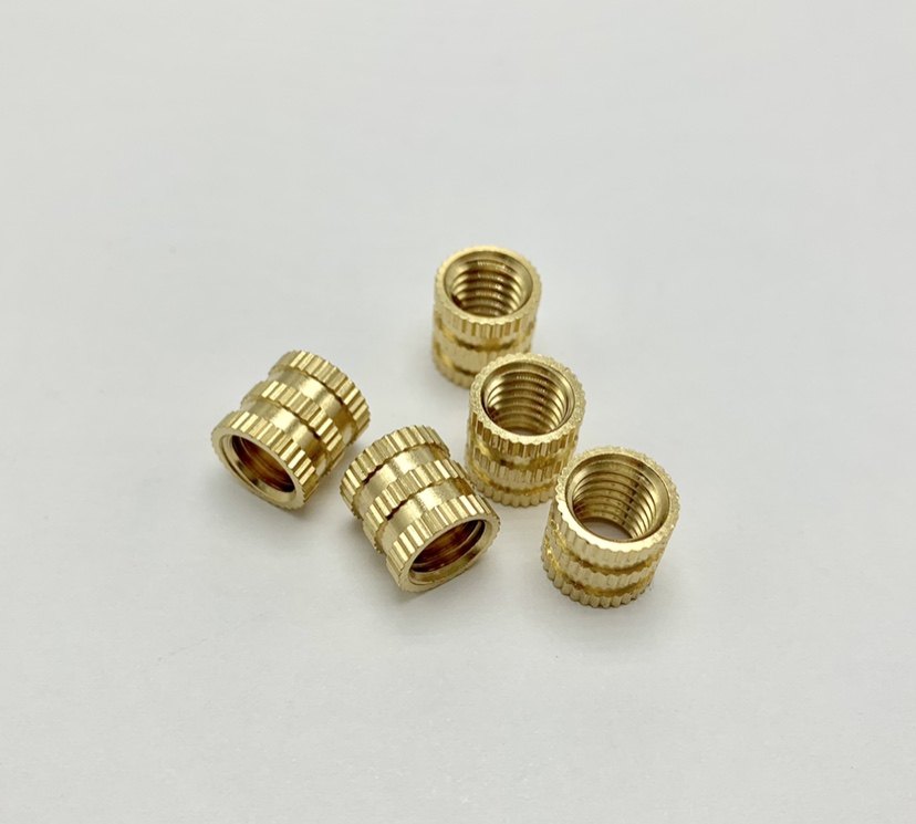 1 4-20 * 5 6 8 12 * 8 Ying made tooth copper flower mother through hole injection moulded copper nut inlaid rolling flower locking nut