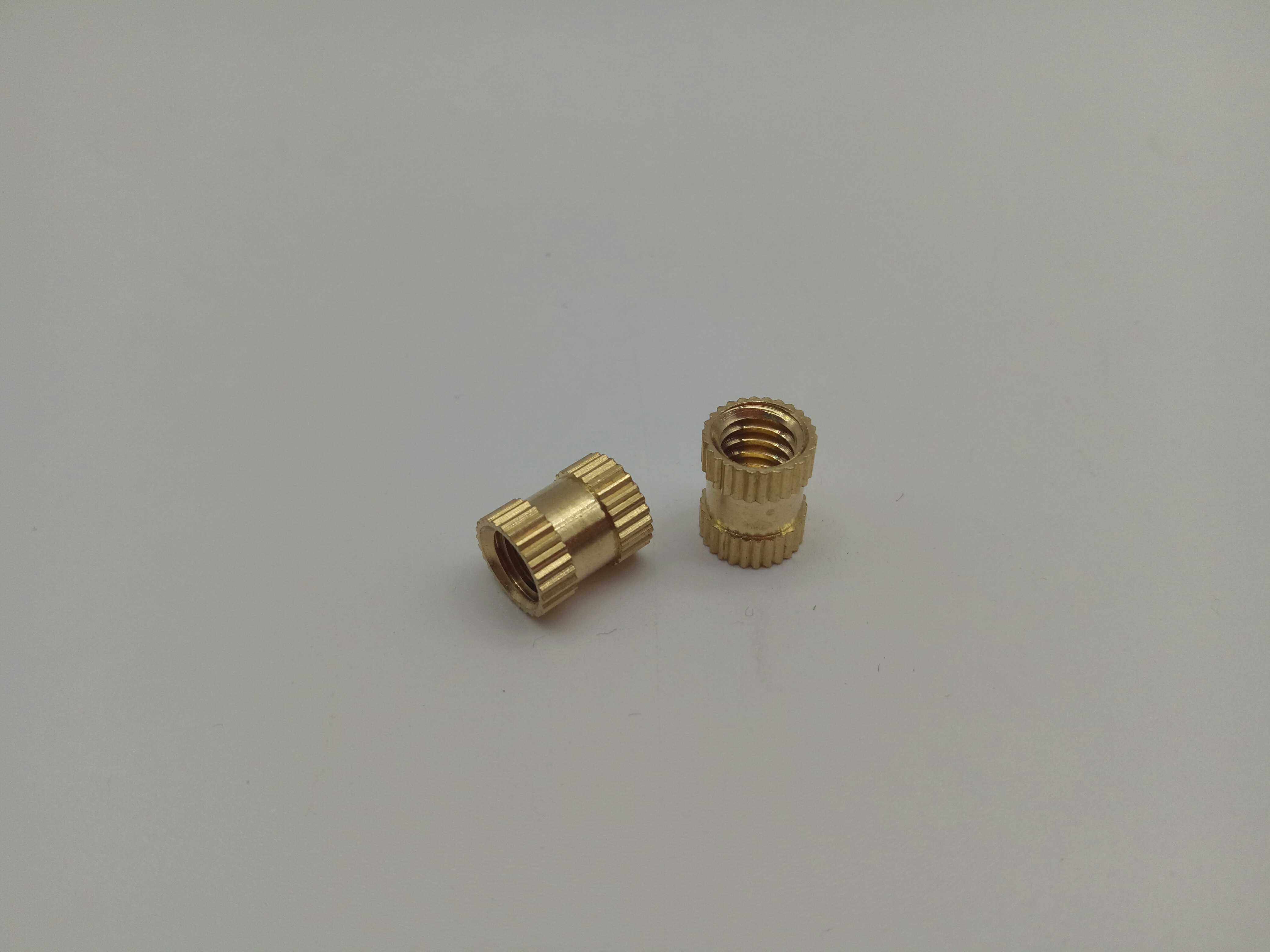 M3M4 blind hole injection moulded copper nut studded rollaway nut column embedded copper flower mother single through straight flower copper stud