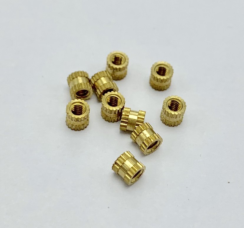 M2 * 4 * 4 injection moulded copper flower nut copper embedded double-pass roller nut copper inlaid screw cap copper flower mother