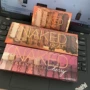 Spot URBAN DECAY / UD Bảng màu phấn mắt thành phố bị từ chối NAKED3 / HEAT Pumpkin Cherry Cherry phấn mắt coco venus