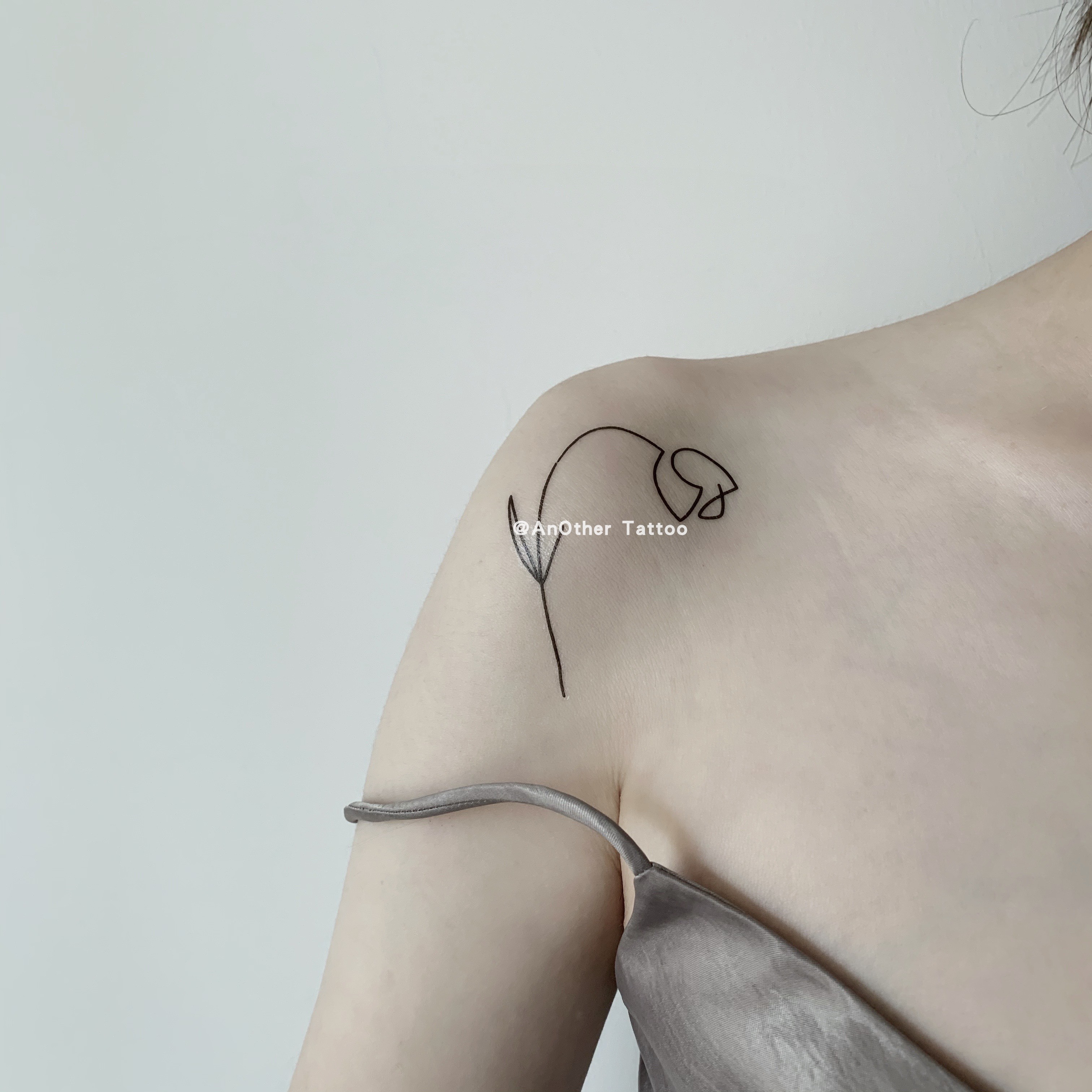 AnOther Tattoo original ins style line holiday waterproof lasting tulip tattoo stickers buy one get one free