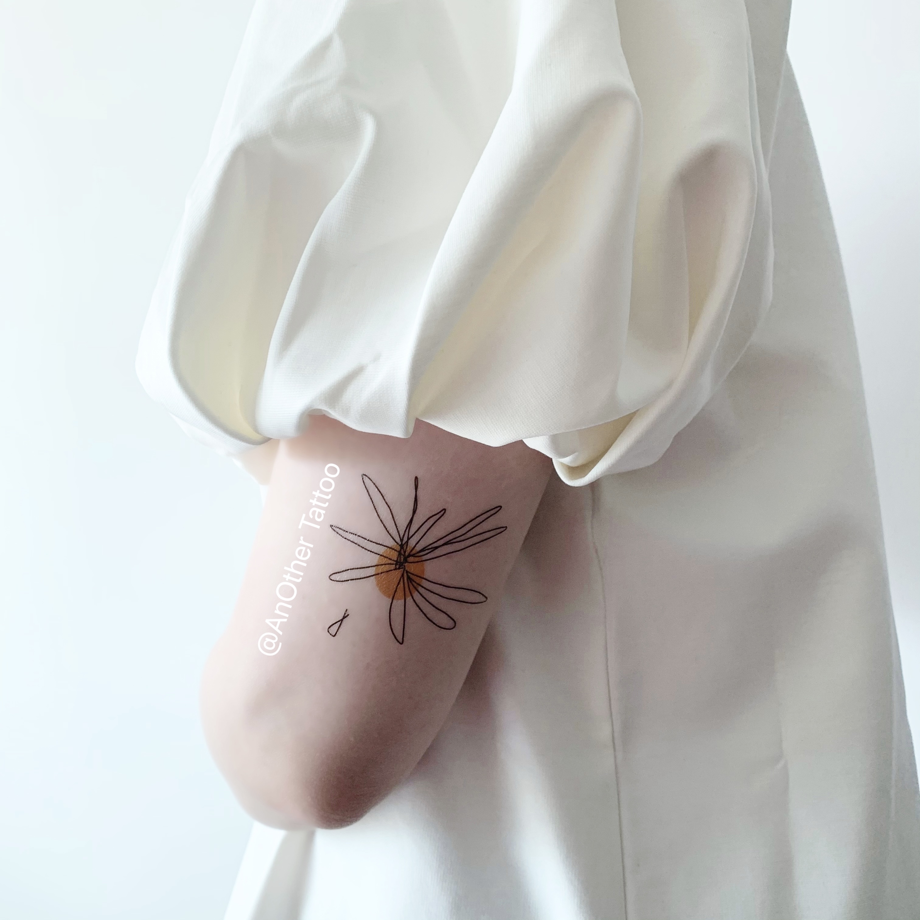 AnOther Tattoo Western style lemon yellow line flower ins chest arm lasting tattoo stickers buy one get one free