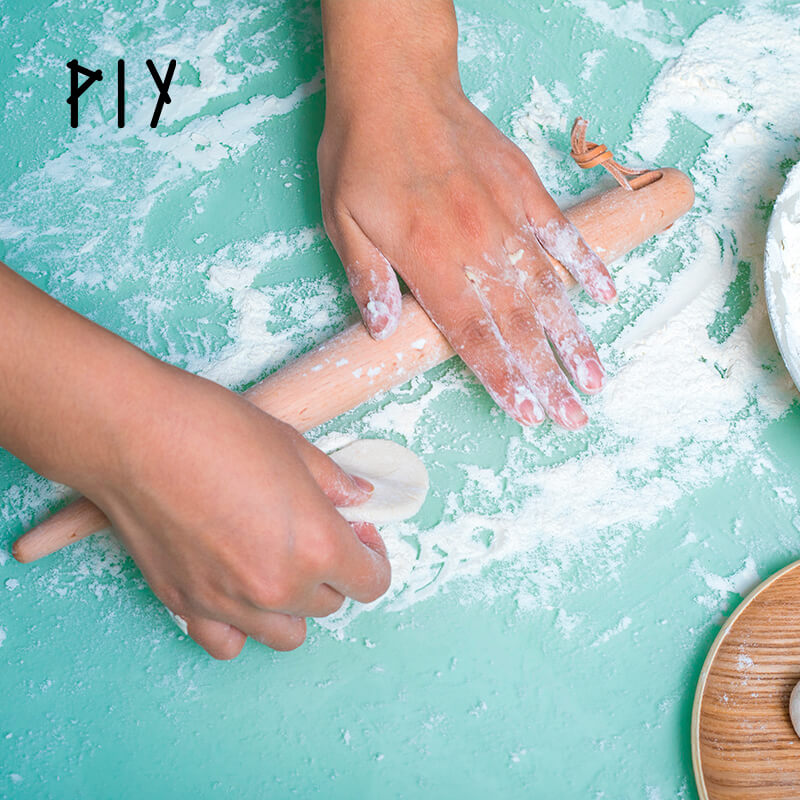 PIY Home with solid wood stick dumplings, stick with a stick pressed with a large and rough stick baking artifact