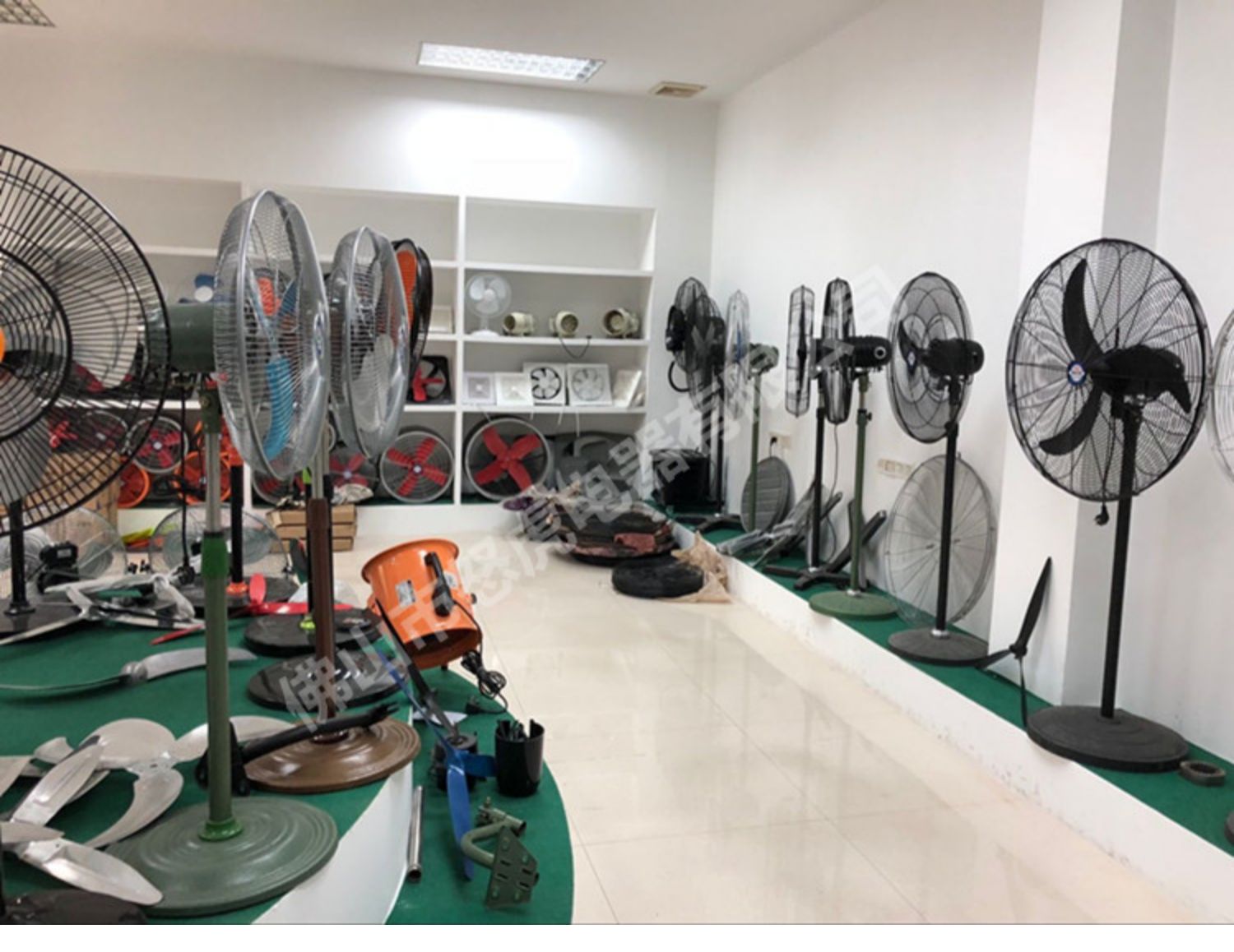 quạt cầm tay xiaomi Quạt điện công nghiệp mạnh mẽ thương mại công suất cao loại quạt thông gió lắc đầu treo tường quạt cơ bò góc - Quạt điện quạt di động công nghiệp