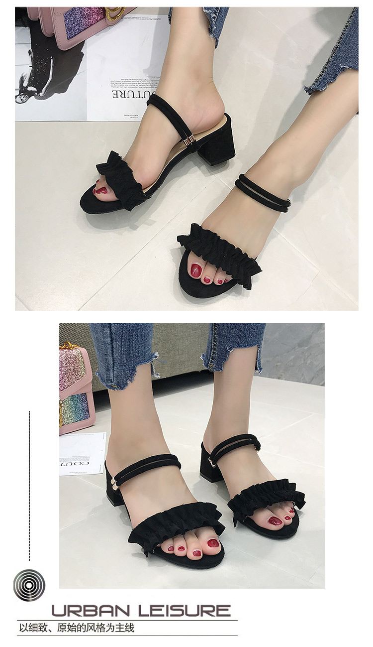 Mùa hè 2018 phong cách mới với đôi sandal xù nữ phiên bản Hàn Quốc hoang dã đã mỏng manh với đôi giày cao cổ đế bệt dép quai hậu nữ