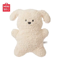 Мягкий милый стоящий щенок