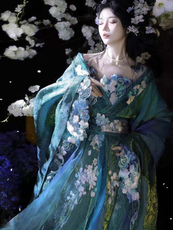 Spring/Summer 2026 New Collection【Hua Qianshu】-Improved Warring States Robe Hanfu with Embroidery and Gradient Design, Full Set