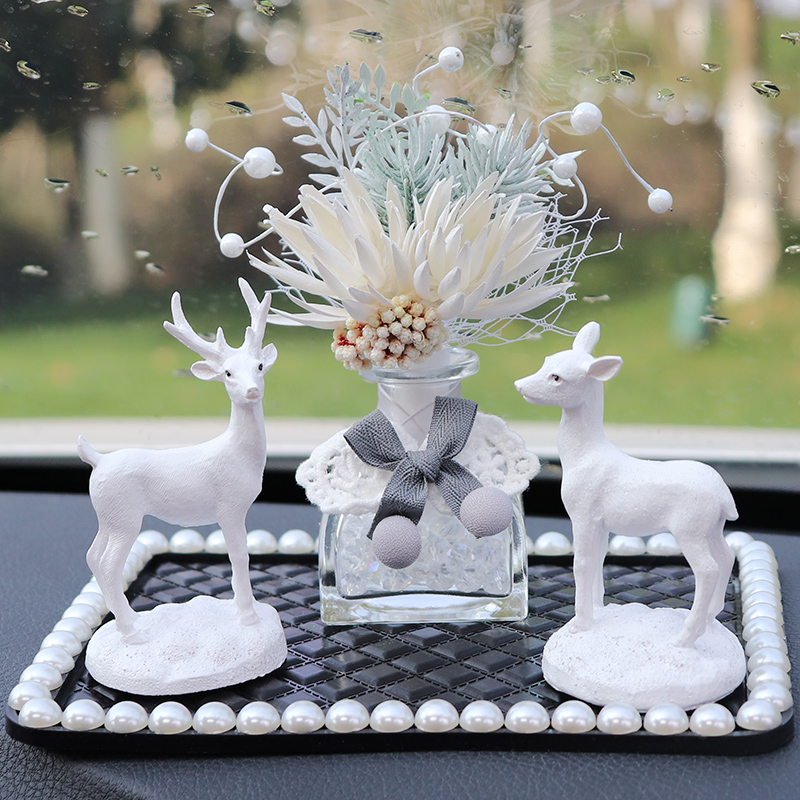 Interior accessories ornaments creative deer car safe deer personality high-end car perfume accessories