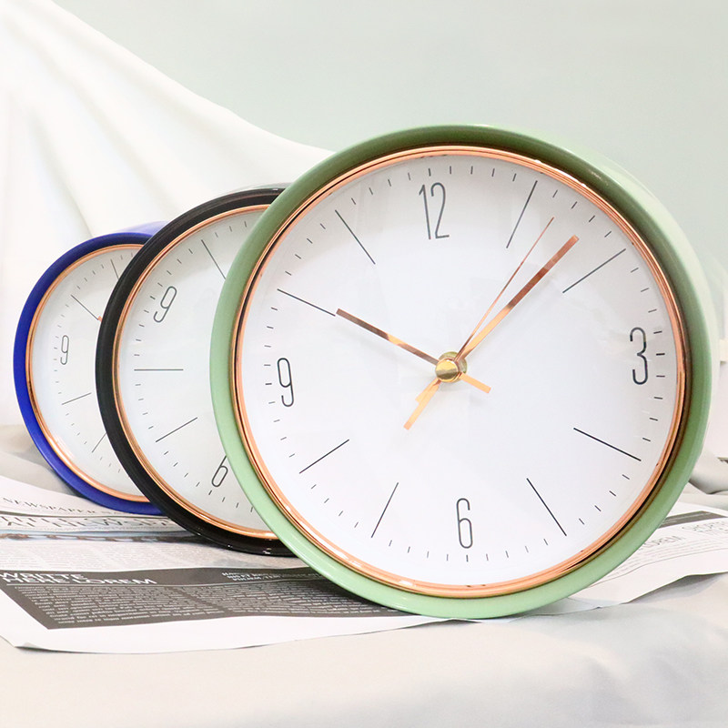 Nordic minimalist clock wall clock living room home fashion clock creative wall hanging table modern bedroom light luxury decoration