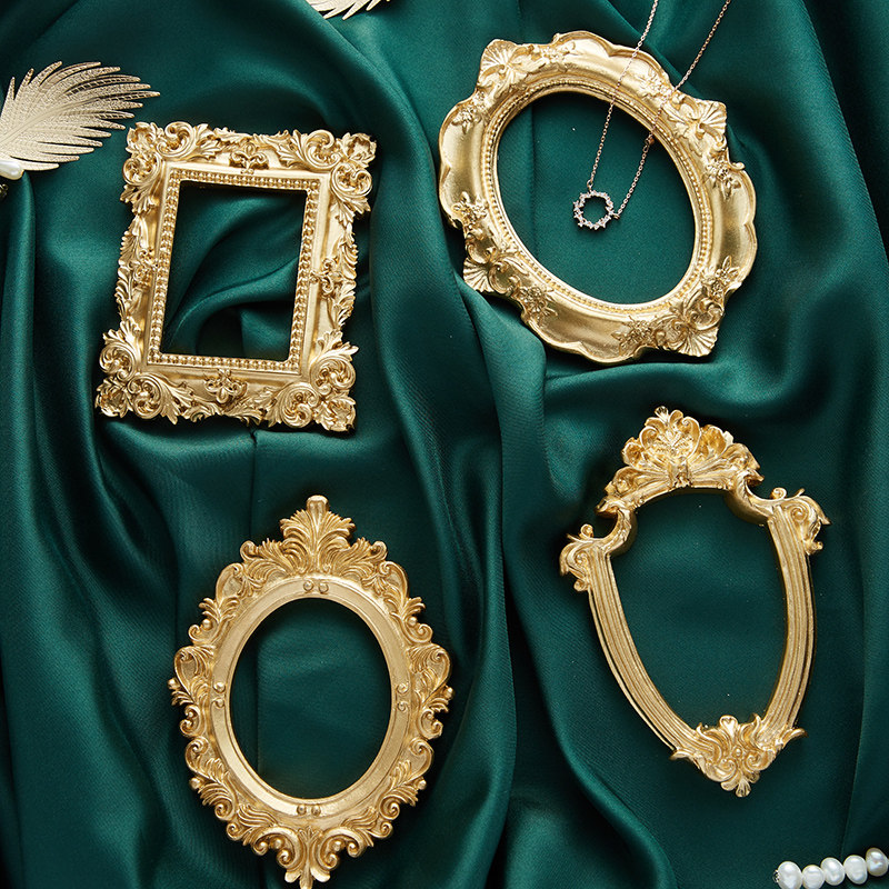 Gold vintage photo frame INS manicure jewelry cosmetics decoration European web celebrity furnishings photography background photography props