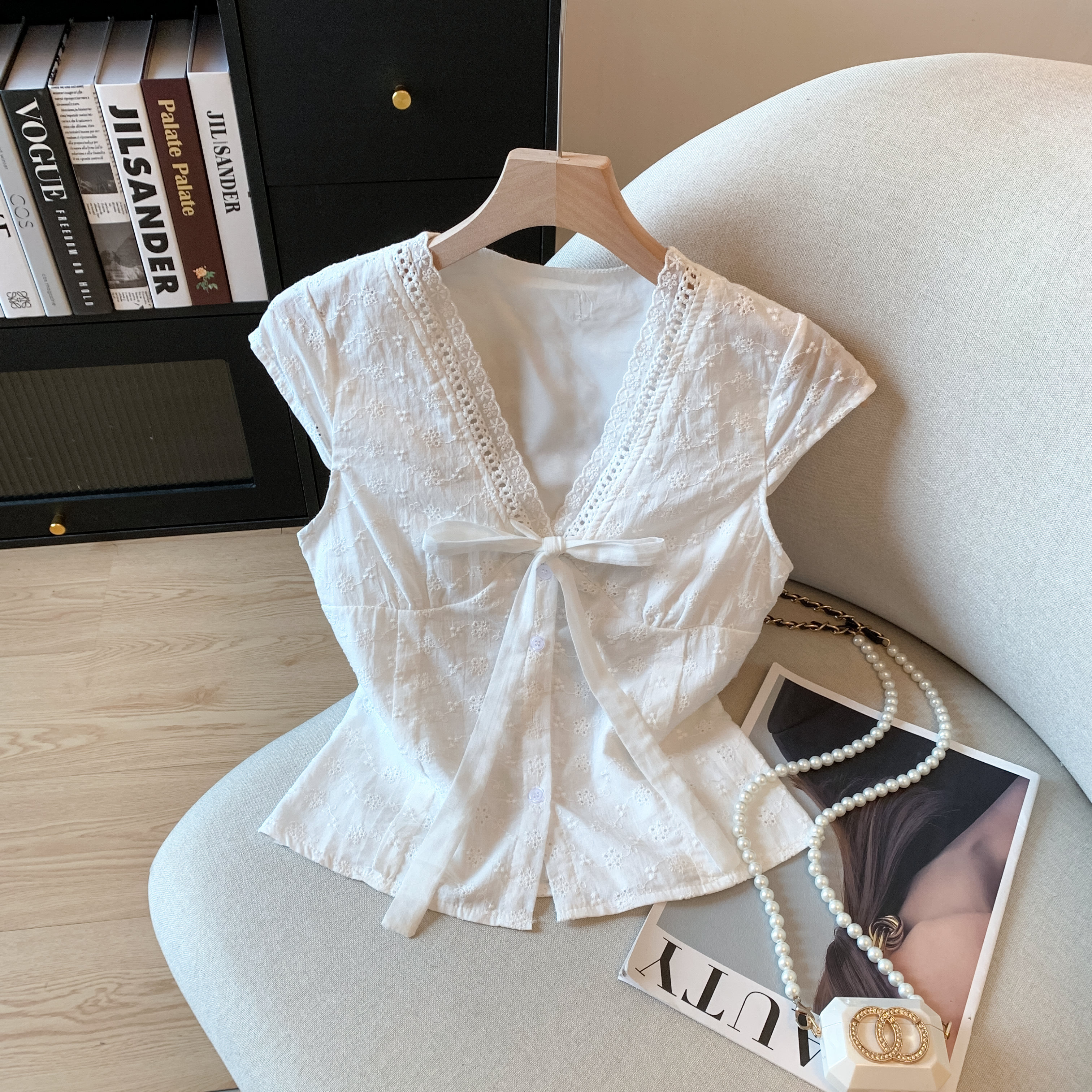フレンチレース刺繍中空ホワイトシャツレディース夏2025新しいリボンフライングスリーブ気質トップ