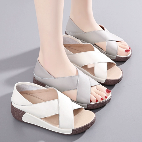 Летние сандалии на платформе, универсальная обувь, слайдеры для отдыха для матери, против усталых ног, из натуральной кожи, мягкая подошва