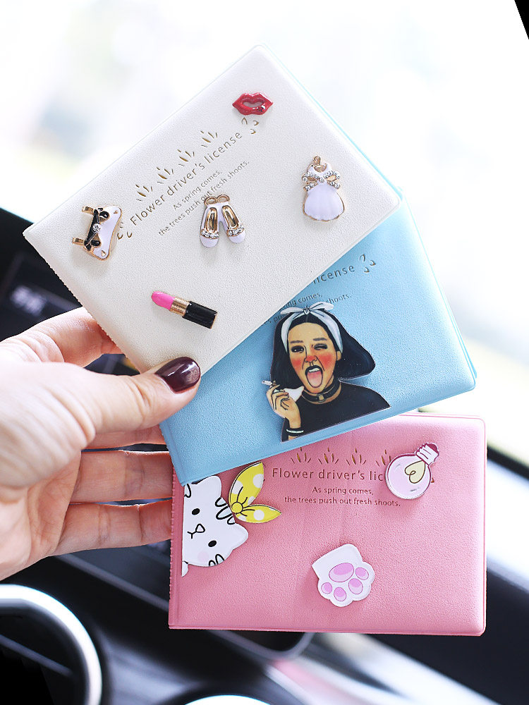 Cute car driver's license foreskin cover clip Cartoon personality driving license Motor vehicle driver's license this card bag woman