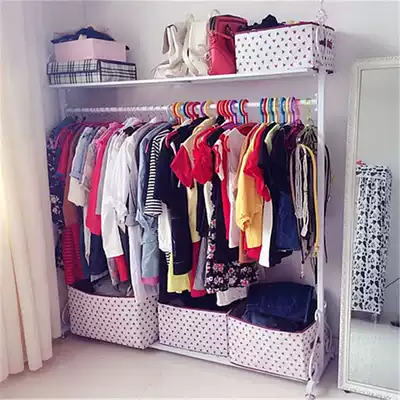 Iron Kung Fu clothing store dedicated display rack bedroom hangers landing on the island selling men's and women's children's clothing display shelves