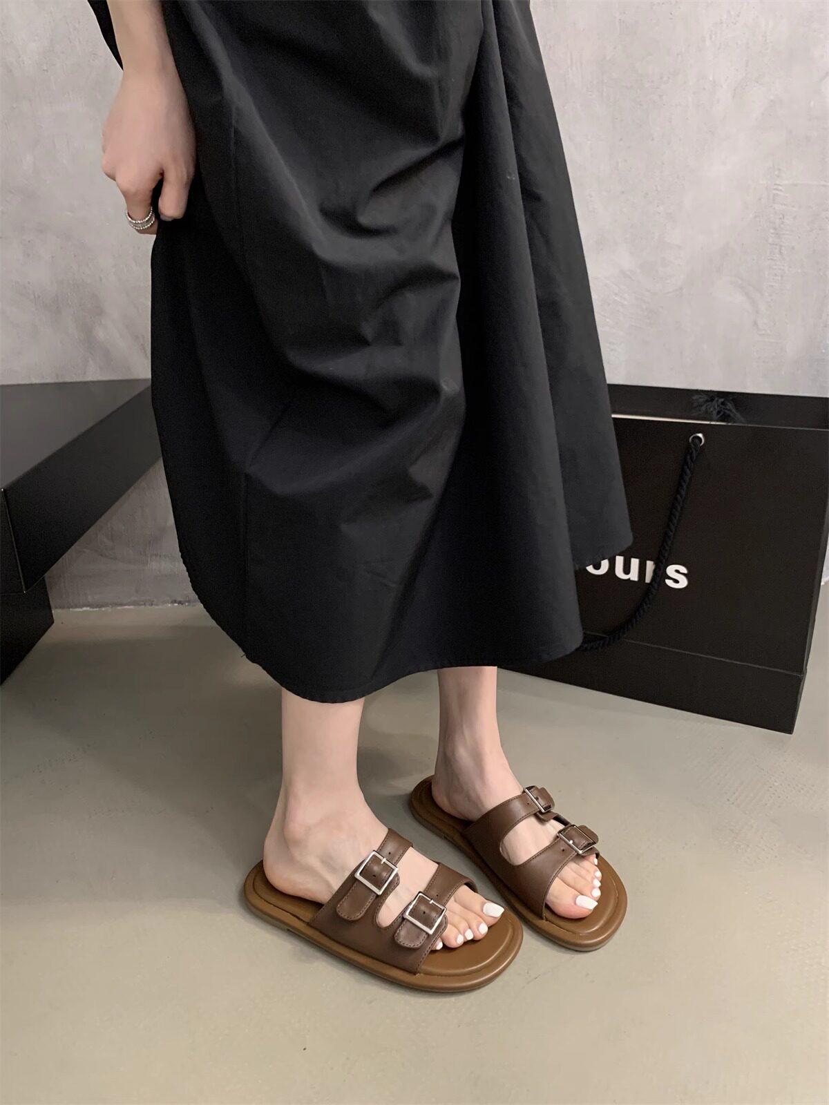 шлёпанцы birkenstocks拖鞋女士夏季外穿2025新仙女风格与裙子平底沙滩凉鞋海滨凉鞋 Favlillian