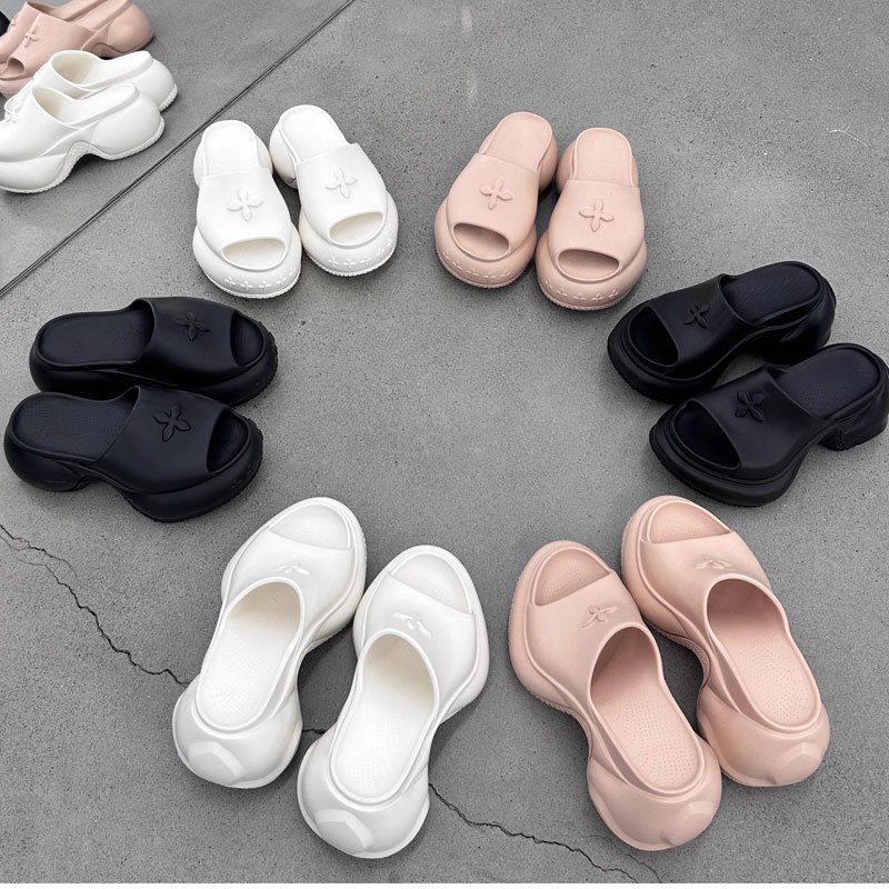 2026 New Trendy Smfk Cross-Pattern Platform Thick-Soled Slippers for Women, Summer Outdoor Wear, Beach Flip-Flops 2026 New Trendy Smfk Cross-Pattern Platform Thick-Soled Slippers for Women, Summer Outdoor Wear, Beach Flip-Flops