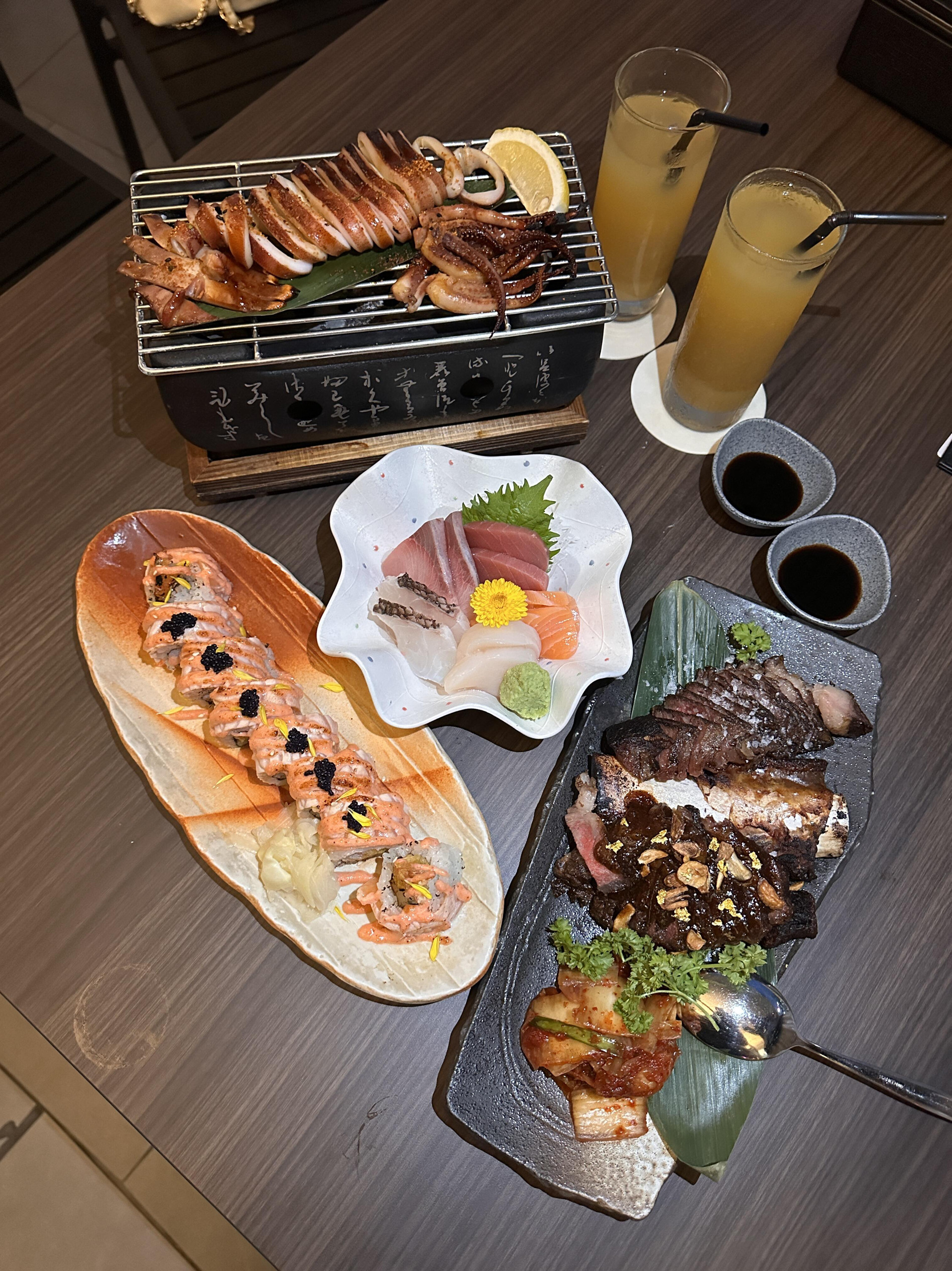 新加坡金沙帆船酒店55楼自助盛宴：从早吃到晚的奢华享受！-游泳池-淘宝好物网