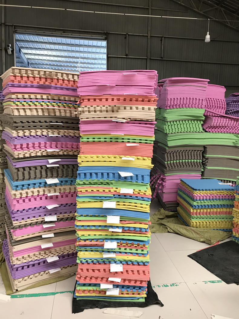 Thảm xốp thứ cấp 60 * 60 ghép nối câu đố nhà bò mat 瑕疵 trang trí sàn giải phóng mặt bằng bán buôn - Thảm sàn giá thảm nhựa trải sàn