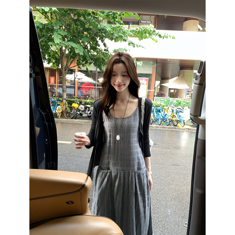 [8.10 at 7Pm] Korean-Style Retro Fine Plaid Suspender Dress for Women, Loose Fit with Large Pockets, Long Tank Dress