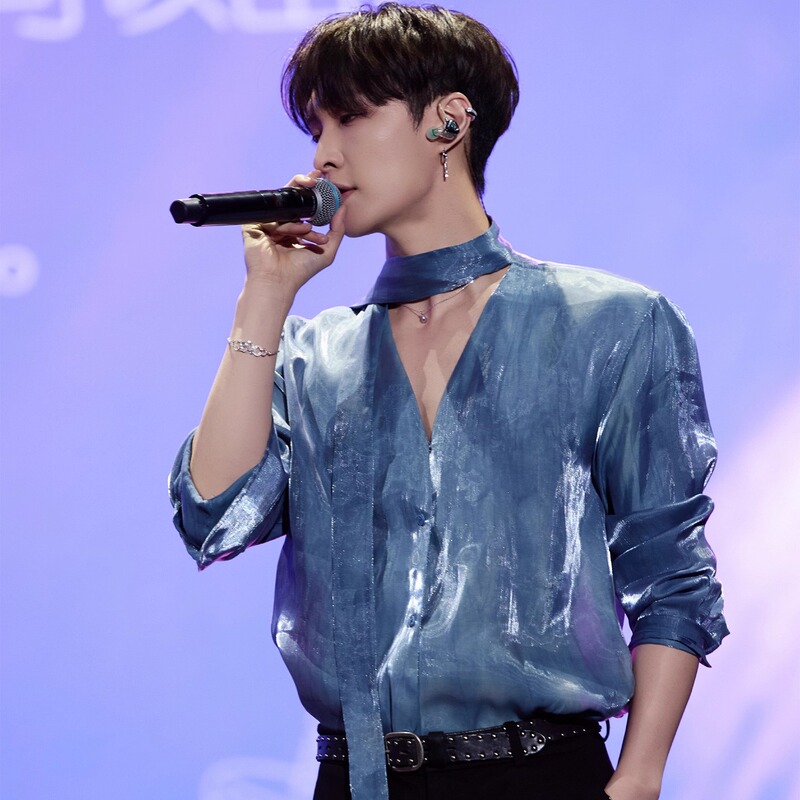 Zhang Yixing Celebrity-Style French V-Neck Satin Blue Long-Sleeve Shirt for Men, High-End Stage Shimmering Ribbon Shirt