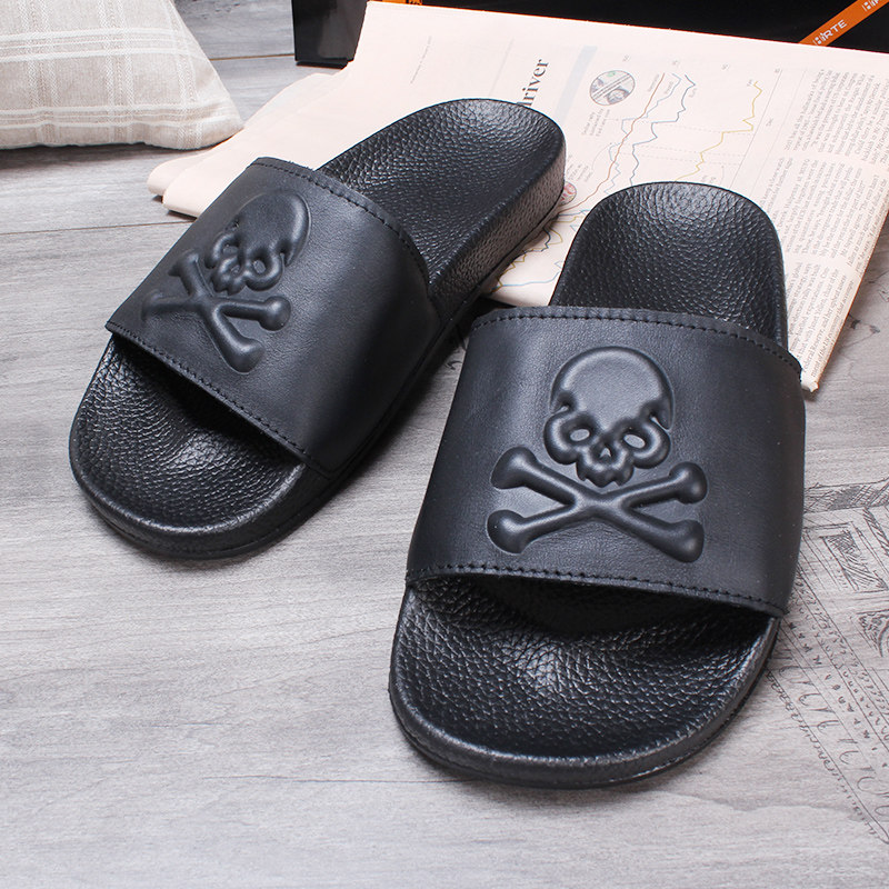Summer outwear Tide Cards Genuine Leather Men Slippers Personality Skulls Head Outdoor Non-slip Soft Bottom Sandals Beach Lined