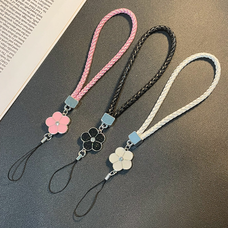 Handmade woven five-petal flower short wristband for mobile phone cases, universal flower ornament, new trendy style.