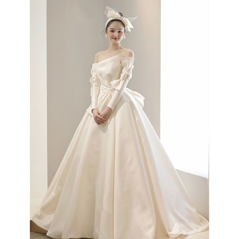 Satin French vintage wedding dress 2023 new bride master yarn little long sleeve high - sleeve texture drag tail