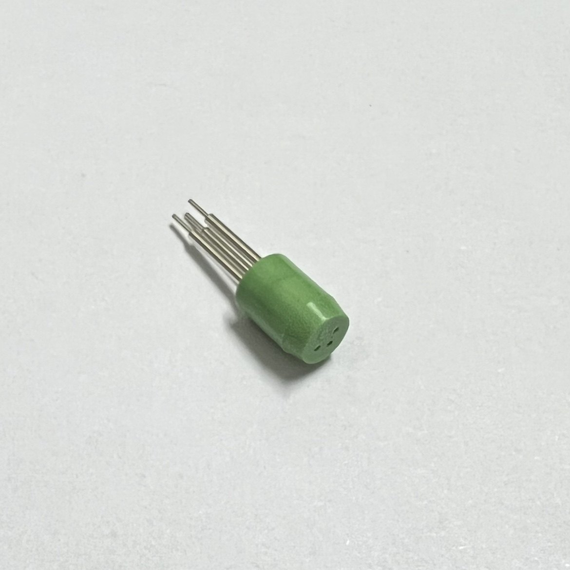激光测试座 TO18封装测试底座 长针脚设计 5.6mm二三极管测试器