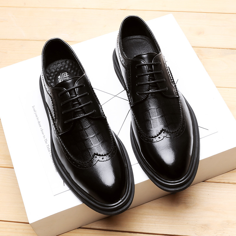 Bullock carved men's shoes British Korean version of the youth trend to increase the black business formal casual leather shoes for men