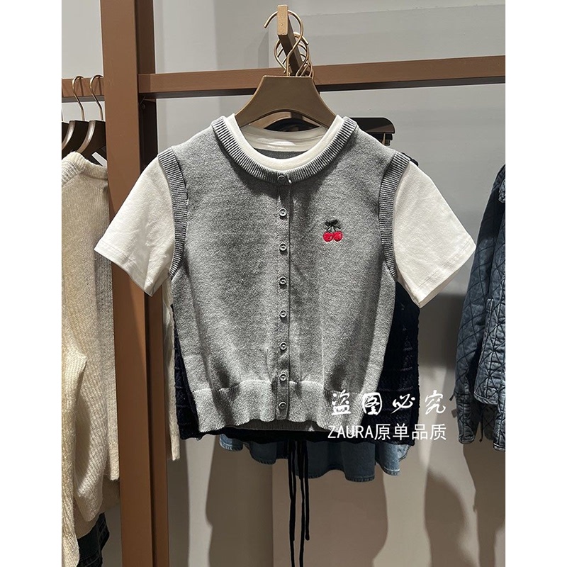 Nb&Ur Spring New Women's Clothing Sweet Style Round Neck Contrasting Color Fake Two-Piece Cherry Embroidered Short Shoulder-Length Knitwear Nb&Ur Spring New Women's Clothing Sweet Style Round Neck Contrasting Color Fake Two-Piece Cherry Embroidered Short Shoulder-Length Knitwear